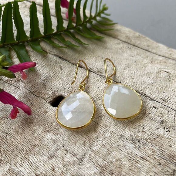 SAVVY CIE JEWELS, GOLD VERMEIL SILVER MOONSTONE DROP EARRINGS.  NWT - Picture 1 of 6